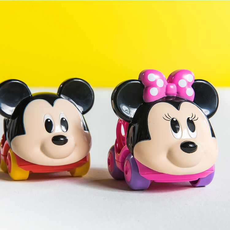 DISNEY BABY Autíčko Minnie Go Grippers™ 6 m+ Disney Baby