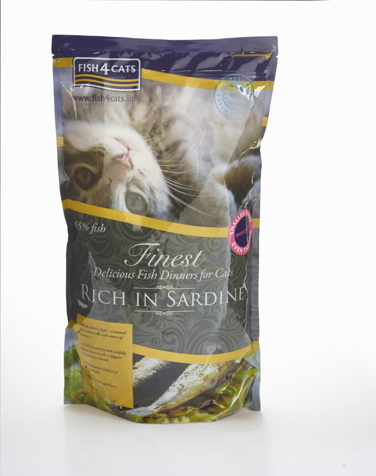 FISH4CATS Granule malé pro kočky Finest sardinka 1